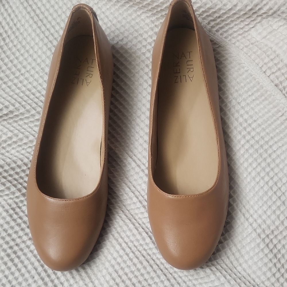Naturalizer Women's 9.5 M Brown Leather Flexxy Flats With Box